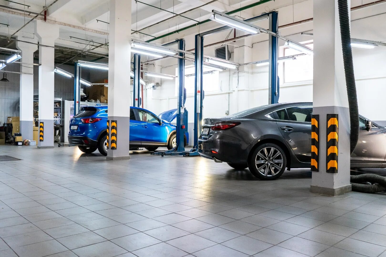 Автосалон сергиев посад авто. Зона выдачи авто в автосалоне. Авилон белая дача. Авантайм сергиев посад хендай. Дилерский центр авилон.