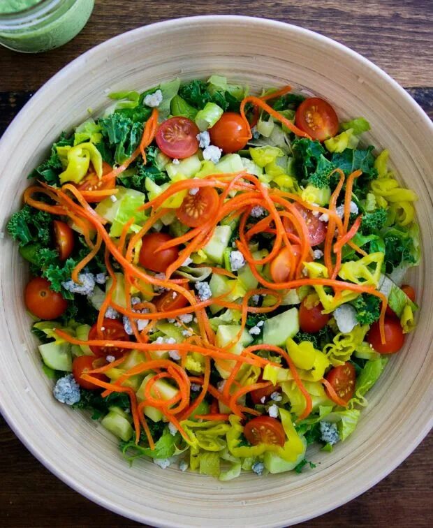 Салат. Овощной салат. Салат для худеющих. Легкий овощной салат. Вкусный салат из овощей.