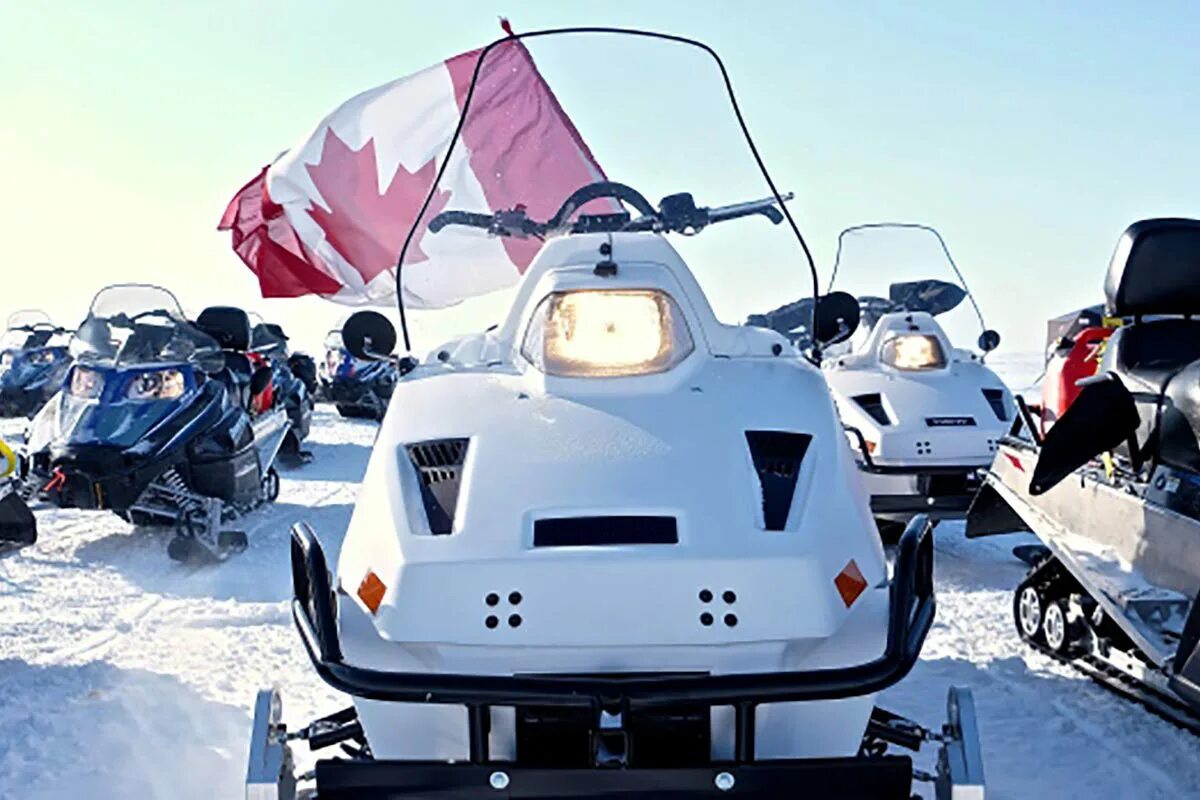 Снегоход канада. Снегоход ski doo 600. Снегоход канада. Канада снегоходы. Снегоход канада.