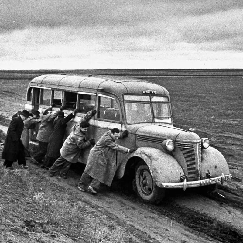 ЗИС-16. ЗИС-16 автобус. Транспорт СССР. Советский военный автобус.