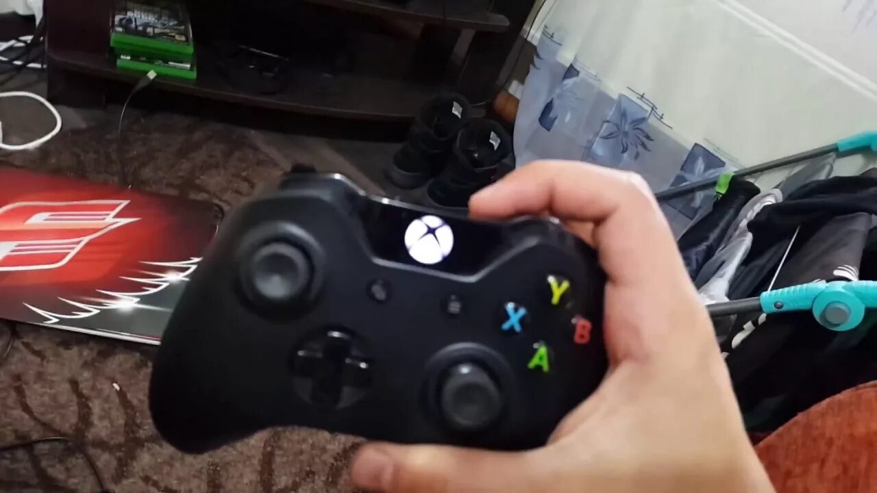 Джойстик на Xbox 360 беспроводной мигает. Геймпад Xbox 360 отключается отсек батарей. Джойстик Xbox моргает. Проводной джойстик Xbox 360 мигает кружок.