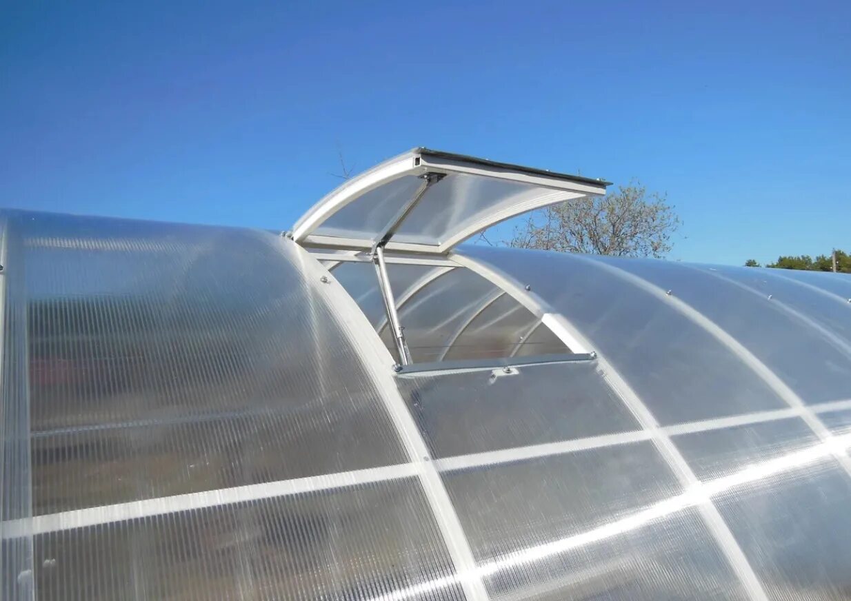 Термопривод 300 c для теплицы. Как сделать форточку в теплице из поликарбоната. Как сделать форточку в теплице из поликарбоната. Автоматический проветриватель теплиц воля. Форточка для теплицы.