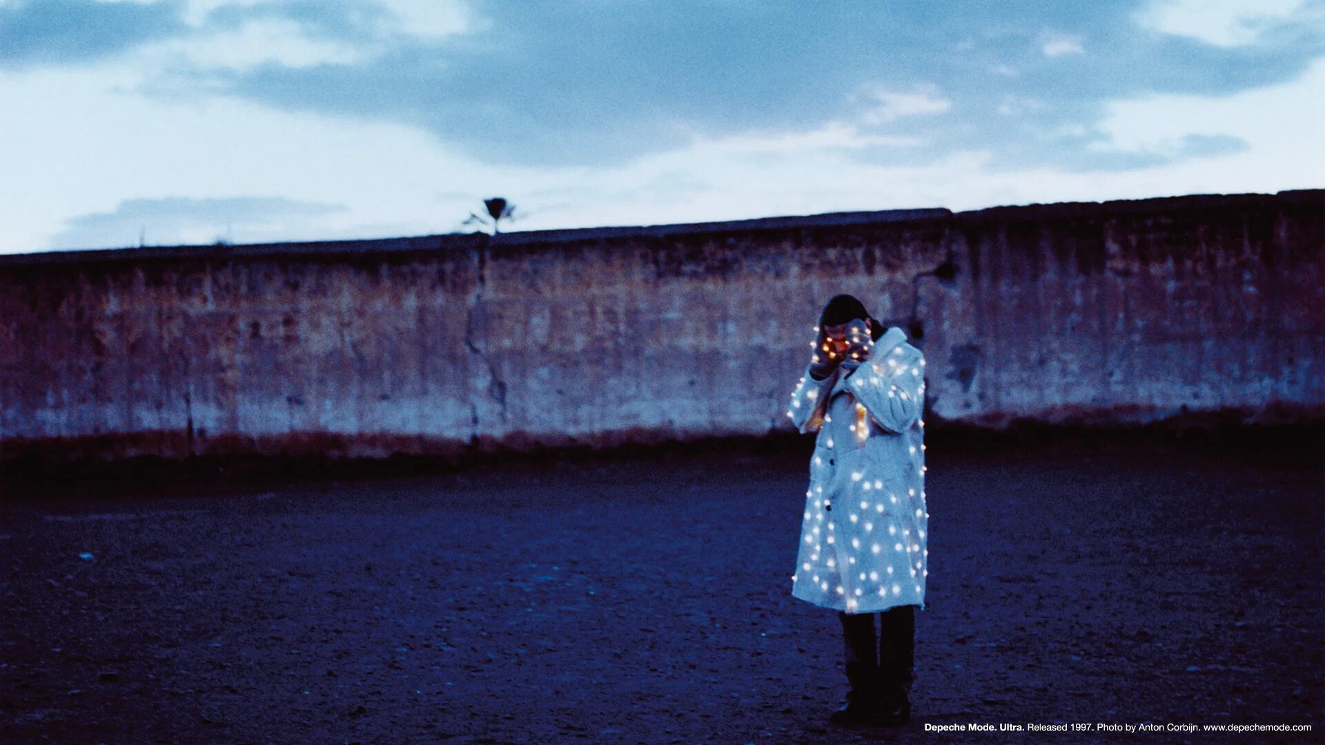 Waiting for the night mode. Depeche mode &quot;ultra&quot;. 1997 ultra. ultra (deluxe) depeche mode. depeche mode ultra 1997.