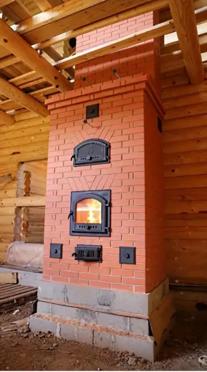 Кирпичная печь в частный дом. Каминопечь голландка. печь голландка с камином. кирпичная голландка. каминопечь кирпичная.