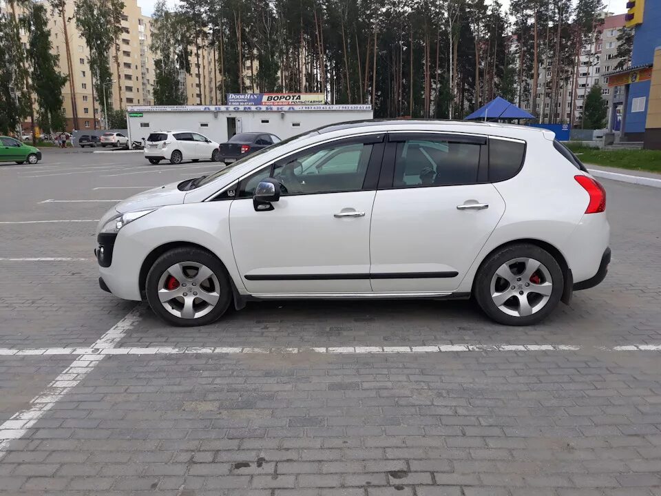 Диски на пежо 3008 r16. Peugeot 3008 2011. Peugeot 3008 диски. Литые диски peugeot 3008. Диски на пежо 3008.