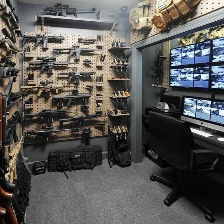 Оружейная комната. Комната с оружием. Склад оружия. Современная Оружейная комната.