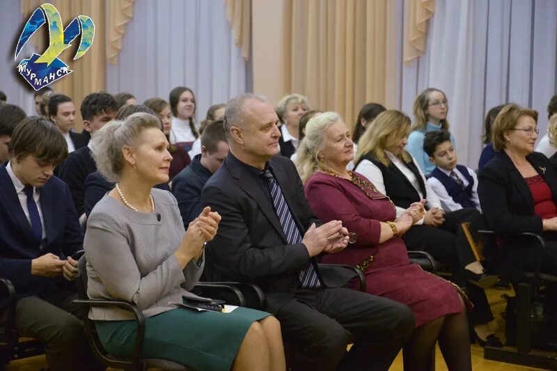 Гимназия 7 мурманск. Гимназия 10 мурманск. Сайт 10 гимназии мурманска. Гимназия 10 мурманск лагерь. Мурманска «гимназия № 10.