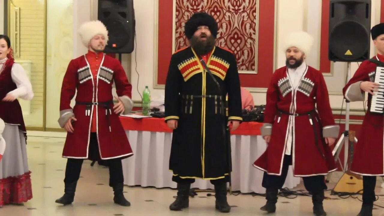 Казачий ансамбль вар. Танец с шашками ойся ты ойся. Казачий танец ойся ты ойся. Ансамбль гранат Эльбрус красавец казачий