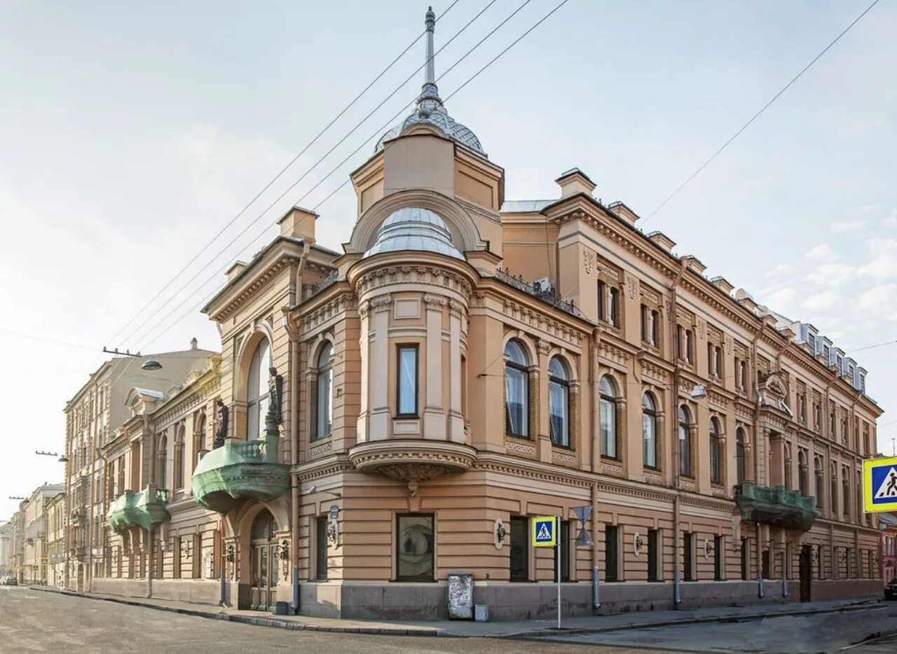 Общественные здания петербурга. Здание невская ратуша в санкт-петербурге. Выставочный центр экспофорум спб. Общественные здания петербурга. Конгрессно-выставочной центр в санкт-петербурге.