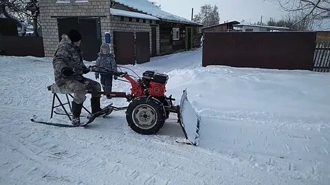Мотоблок зимой