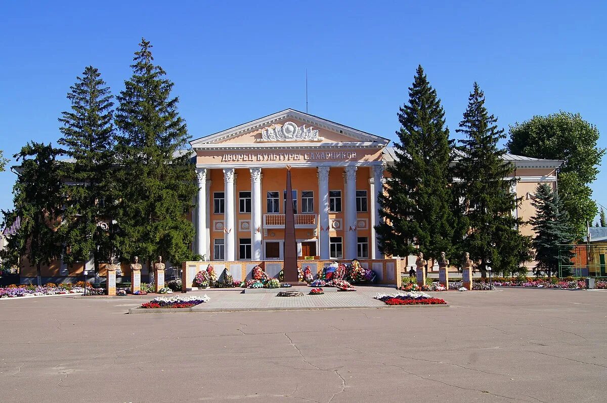 Воронежская область рп ольховатка. Ольховатка Ольховатский район Воронежская область. Дворец культуры Ольховатка Воронежской области. Площадь в Воронежской области в Ольховатке. Ольховатка (Ольховатский район).