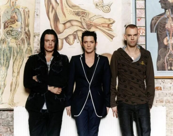Brian molko 90s. Placebo зеленый театр 2001. Placebo 1996 album. Placebo обложки альбомов. Плацебо обложка альбома.