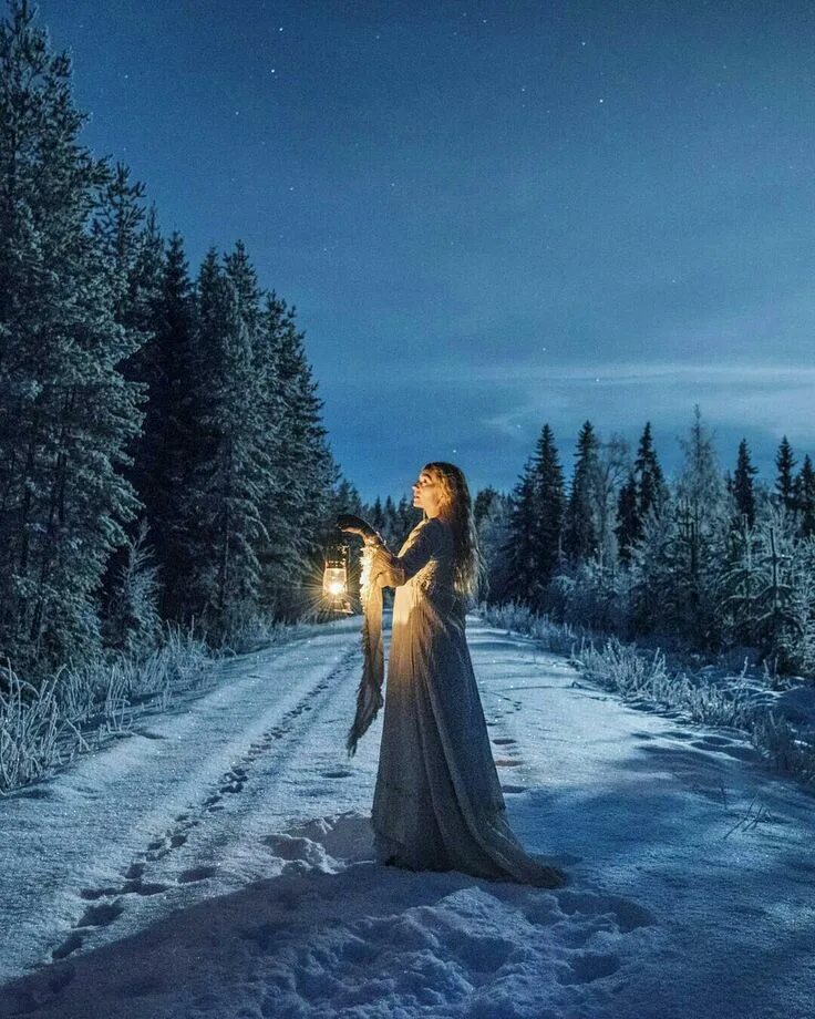 Jonna Jinton. Jonna Jinton Jonna Jinton. Девушка в ночном зимнем лесу. Девушка зимой ночью. Зима вдохновение