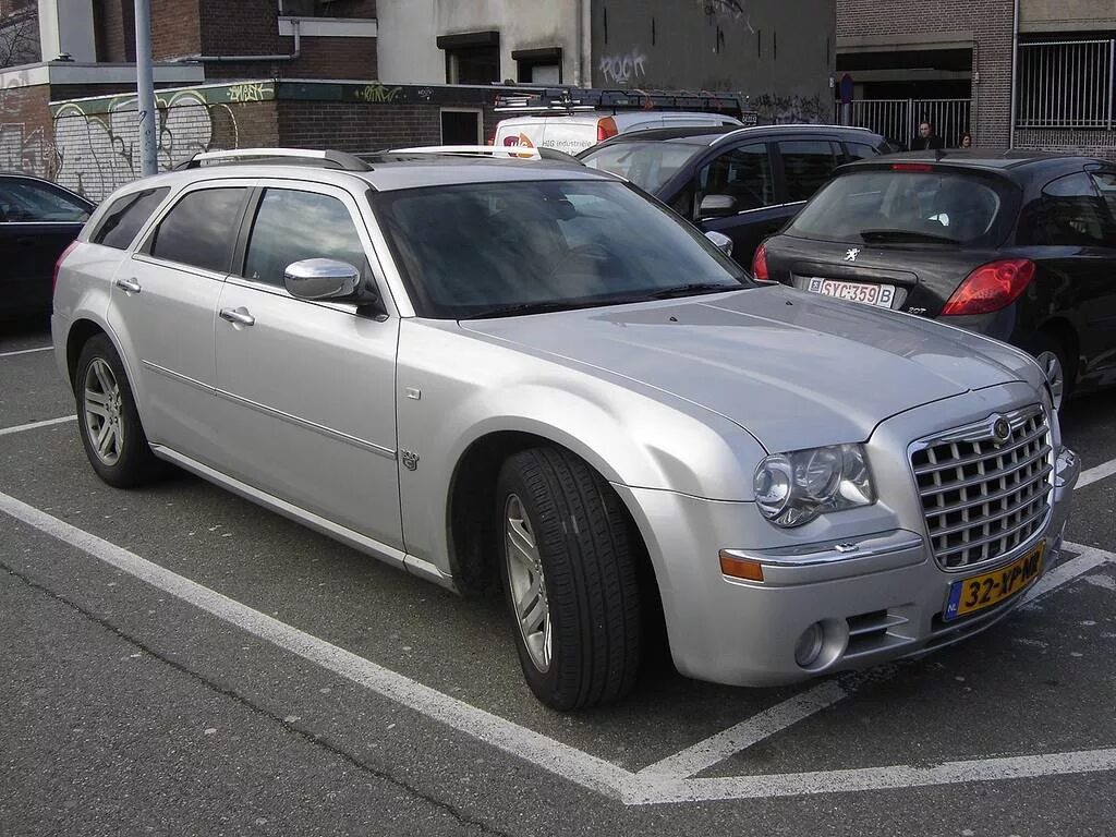 Крайслер аналог. Крайслер 300с магнум. chrysler 300c 2007. dodge magnum chrysler 300c. dodge magnum 300c.