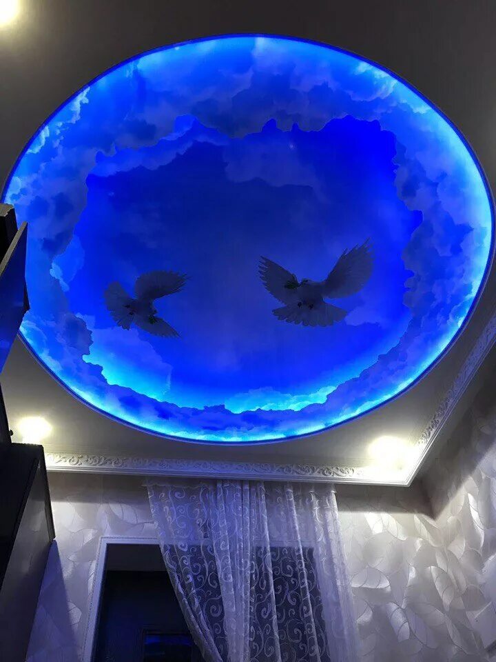 двойной потолок. натяжные потолки фотогалерея. натяжной потолок на кухне. голубой навесной потолок. подвесной потолок.