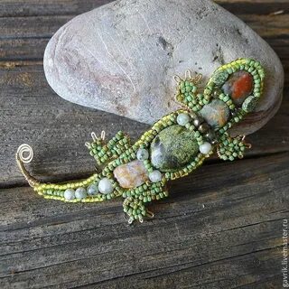 Брошь камень бисер