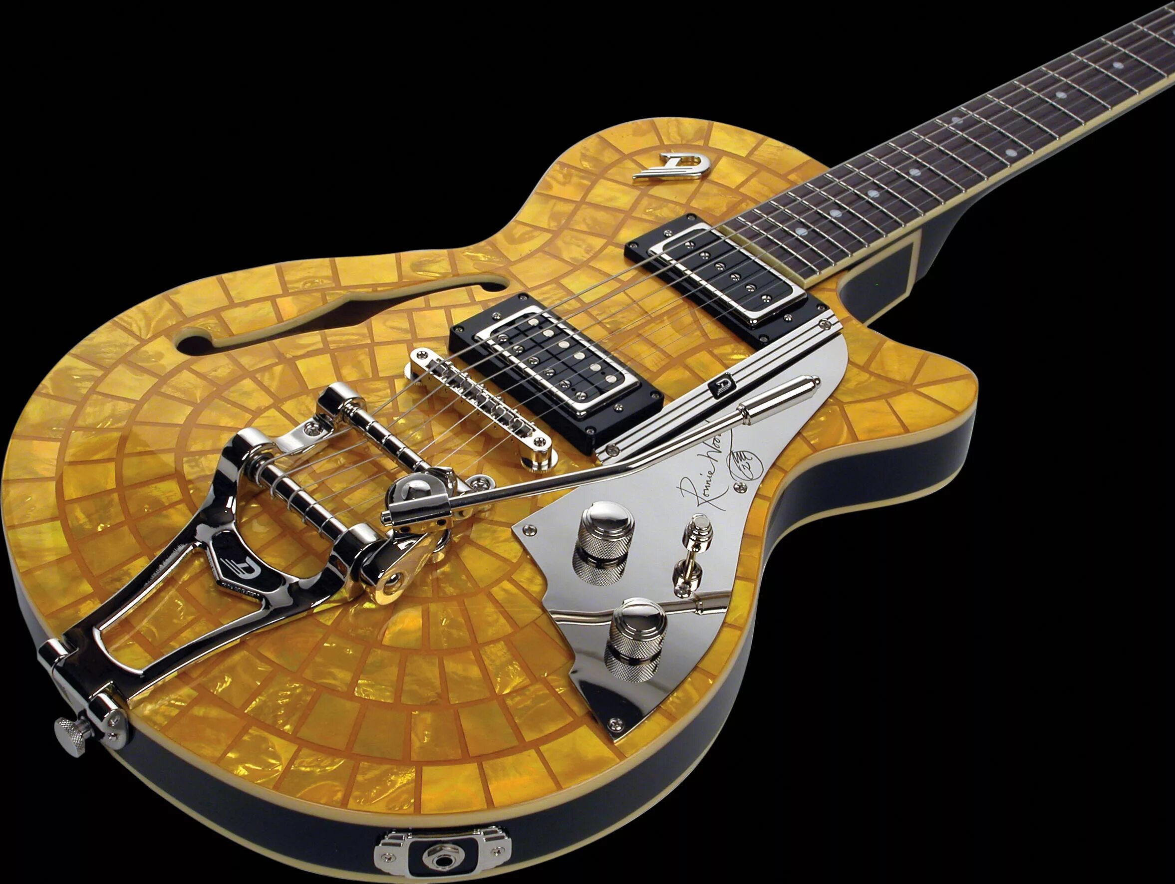 Мир музыки гитара. Бас гитара Duesenberg. Нитара. Красивые гитары. Красивые электрогитары.