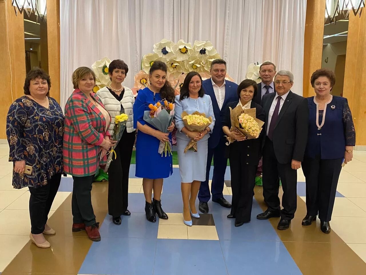 Нилетто в дубне. Зал администрации дубна. Глава долгопрудного московской. Дубна последние новости. Дубна лыжники.