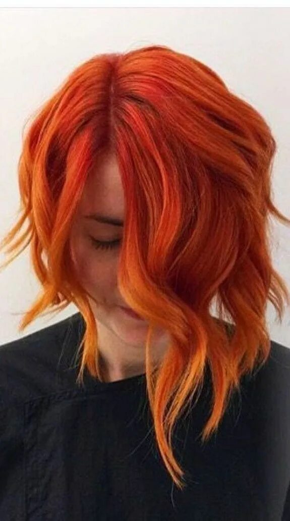 Оранжевые волосы. Красно оранжевые волосы. Рыжее окрашивание. Рыжее омбре на короткие волосы.