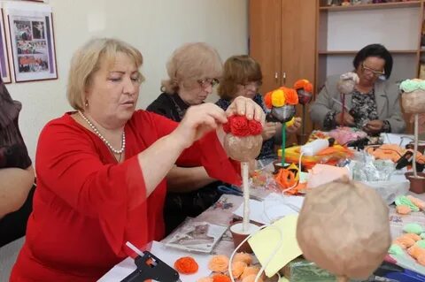 Работа клуба для пожилых людей