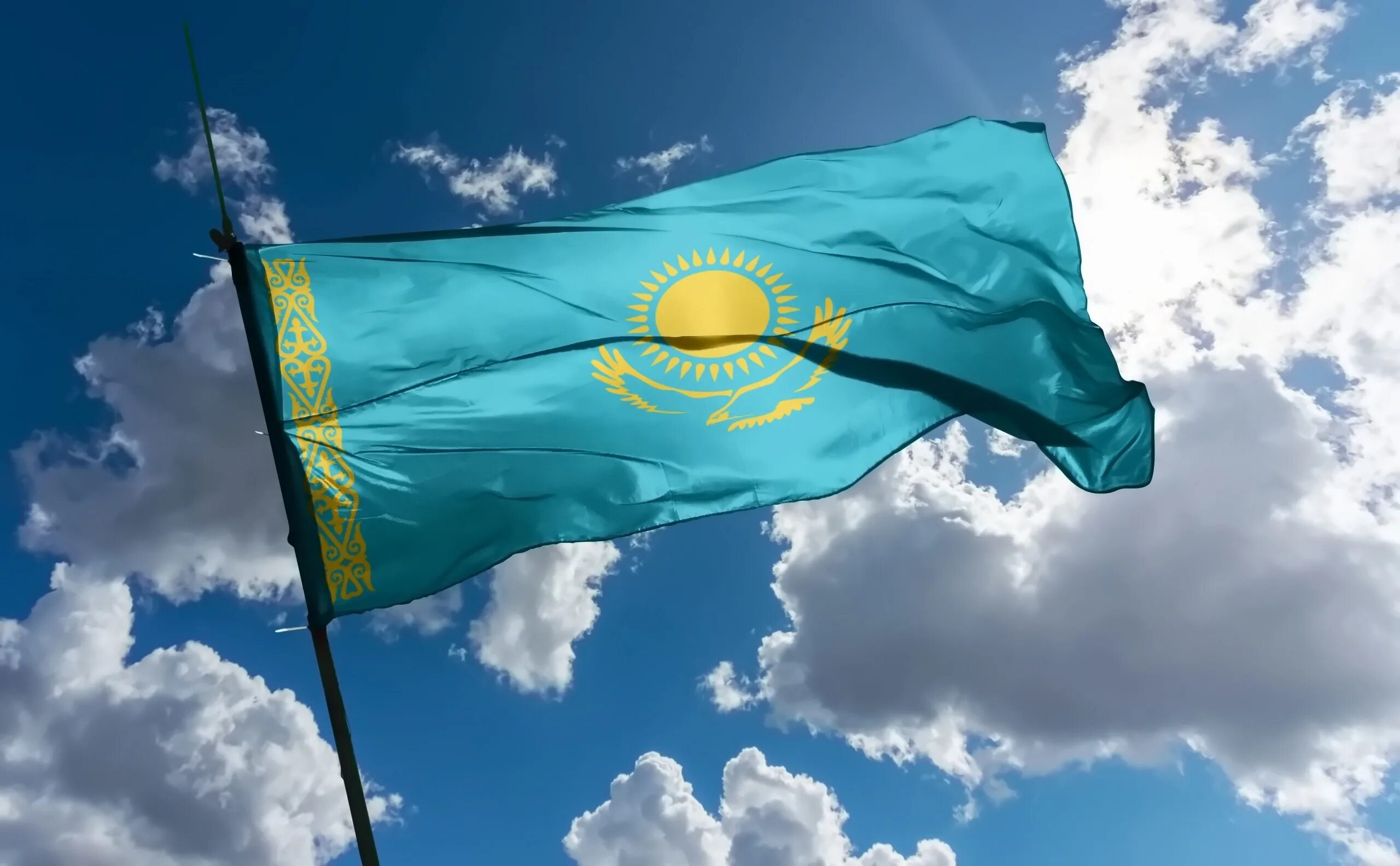 Казахстан отставка. Флаг Казахстана 2022. Флаг Казахстана 2023. Казахстан флаг Токаев. Флаг России и Казахстана.