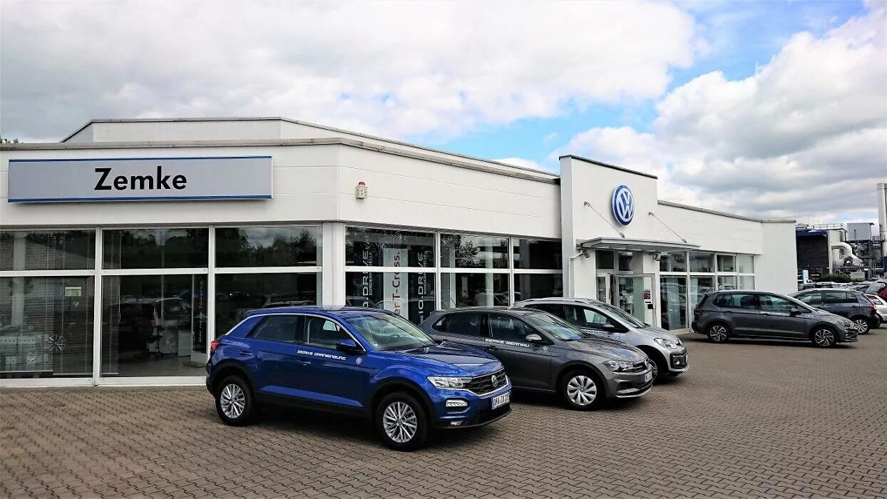 частные автосалоны в германии. много автомобилей. автосалоны германий. немецкие автосалоны. немецкие автосалоны.