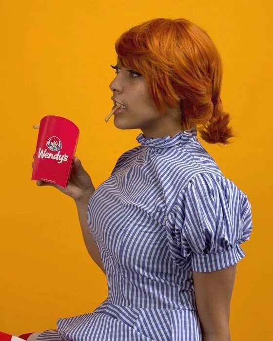 Goddess fiona. Fiona costello. smug wendy косплей. wendys маскот.