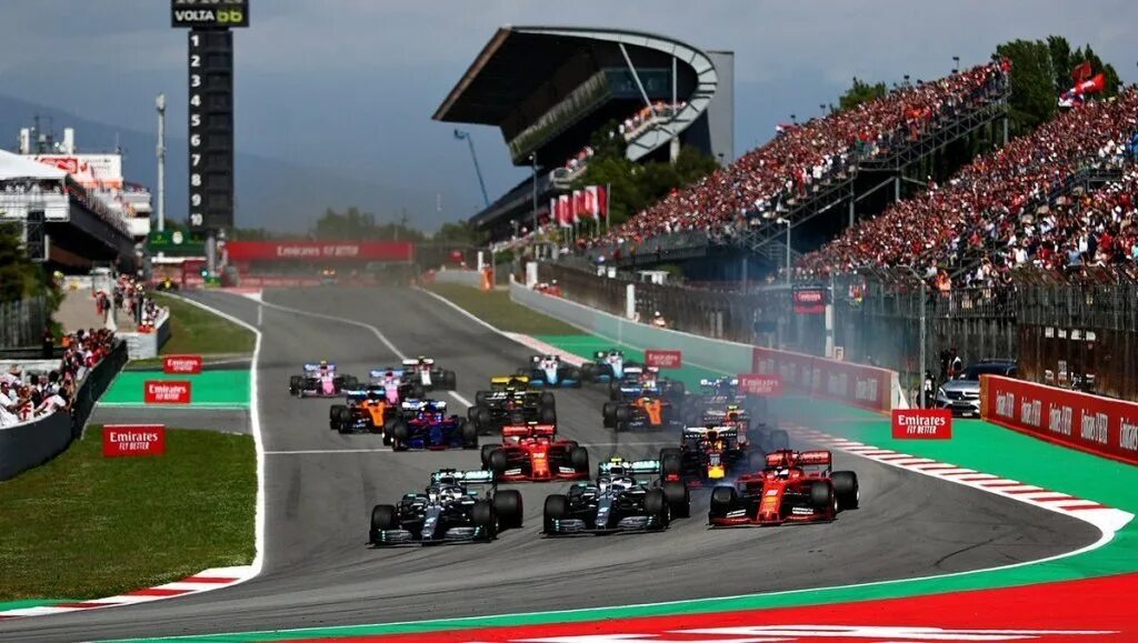 Формула 1 старт. F1 старт. Гонки Formula 1. Гран-при Испании Барселона 2022. Трасса ф1 Барселона.