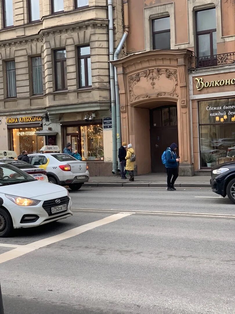 Каменноостровский проспект 8. Гостиница суздаль ул. Кошка в шкафу. Особняк капец. Петроградская сторона малый проспект дом 7.