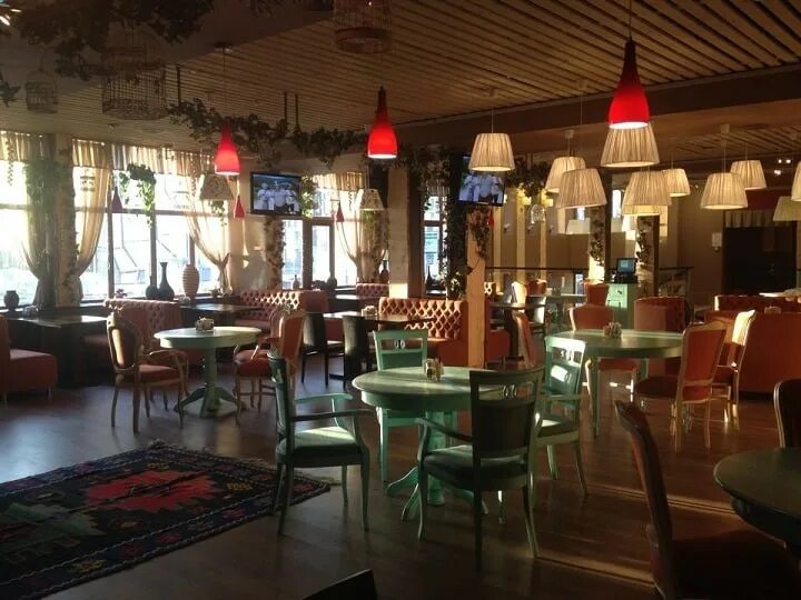 Ай да баран ресторан москва. Айдабаран ресторан на коломенской. Ай да баран коломенская проспект андропова. Айдабаран на коломенской. Проспект андропова 22 айдабаран.