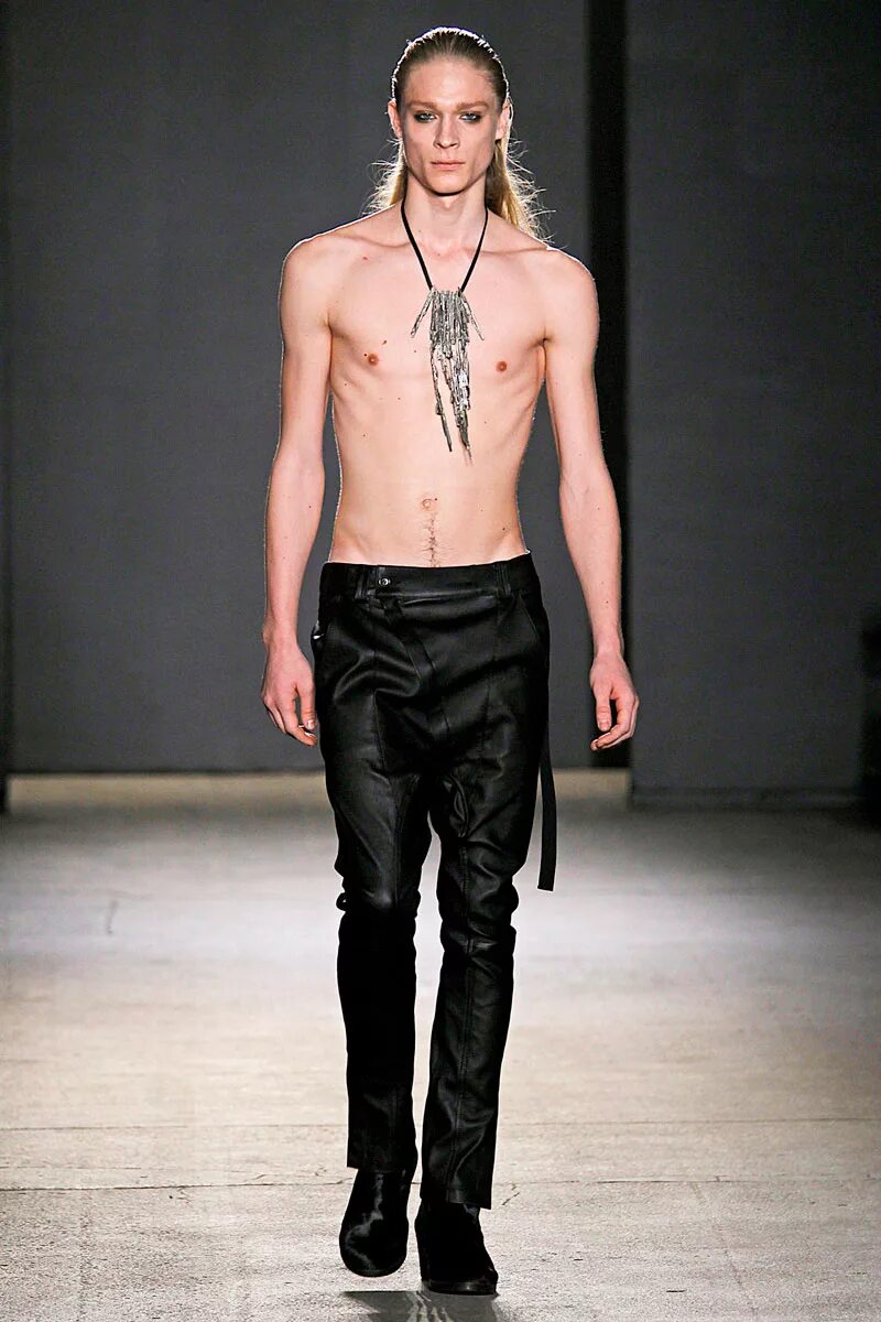 Джереми глицер анорексия. Худые модели мужчины. Elisany silva рост. Sebastian hallqvist. Sebastian hallqvist торс.