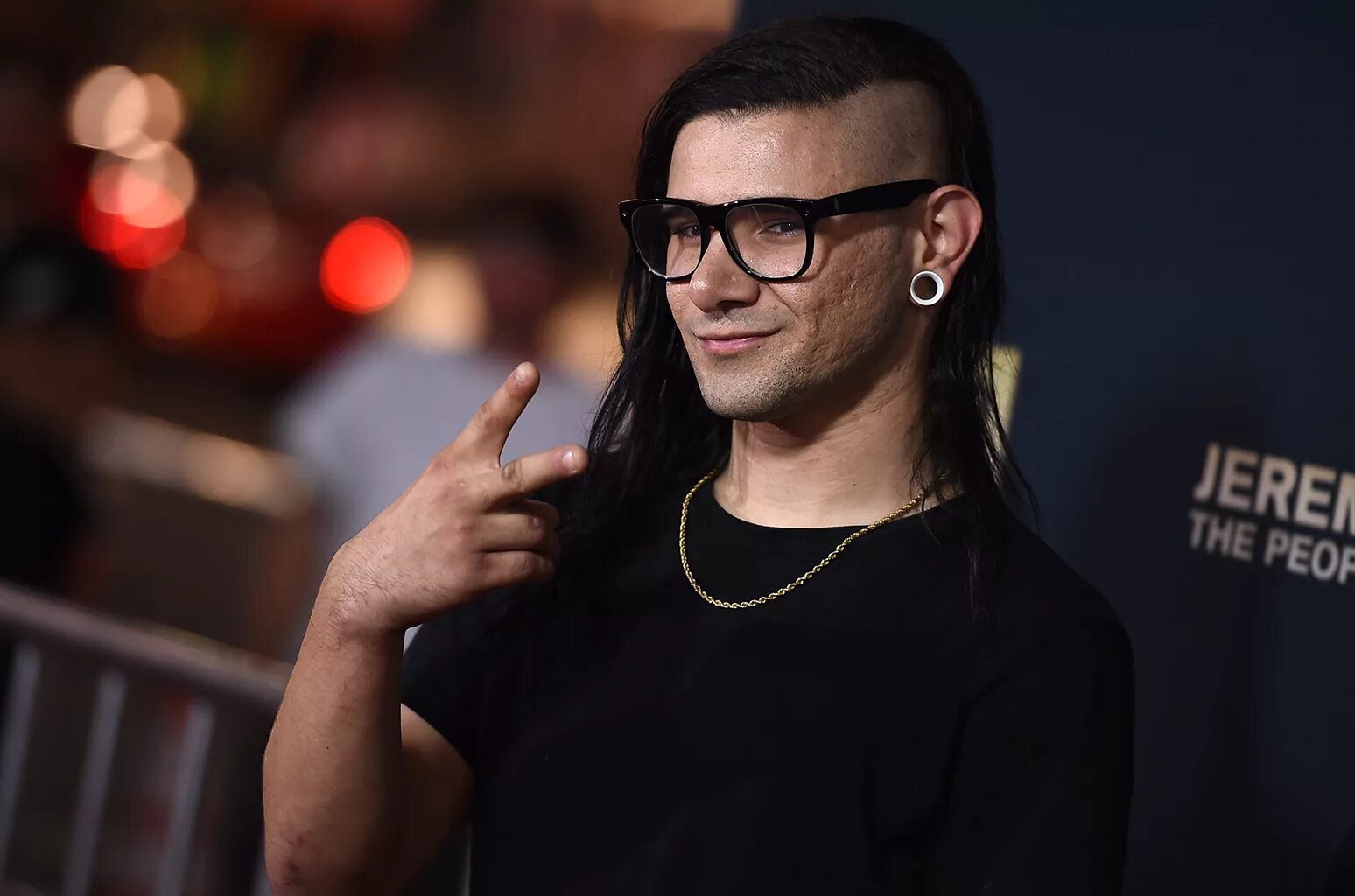 Скриллекс песни. Skrillex Сонни Джон Мур. Skrillex 2021. Skrillex сейчас 2020. Skrillex сейчас 2023.