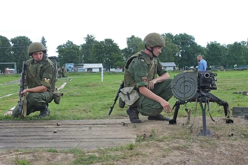 Боец с агс. Агс-17 пламя. Мвд и мчс днр. Автоматический гранатомёт агс-17. Армия горящих сердец горловка.