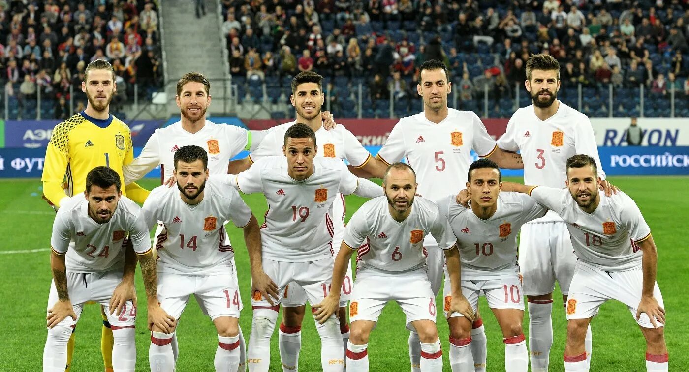 Чемпионат мира по футболу 2018 сборная россии. Чм 2018 составы. Чм 2018 составы. Сборная россия по футболу 2021 состав сборной россии. Состав сборной в 2018 году росси.