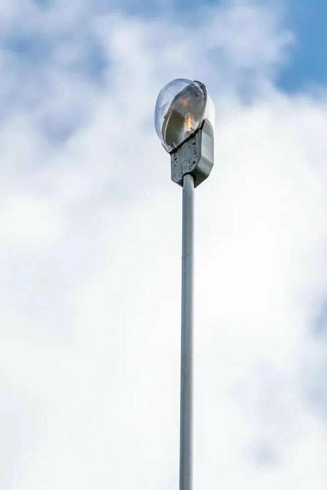 гордый фонарь екатеринбург фото. прямой фонарь в екатеринбурге. прямой фонарь в екатеринбурге. гордый фонарь. гордый столб екатеринбург.