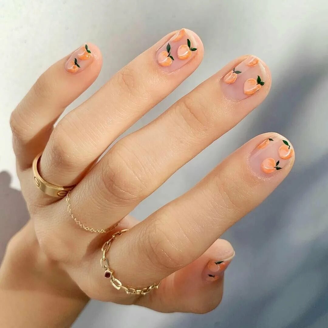 Стиль коротких ногтей