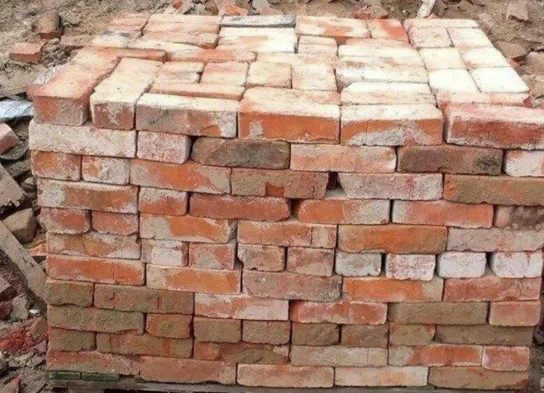 Продаю б у кирпичи. Продаю б у кирпичи