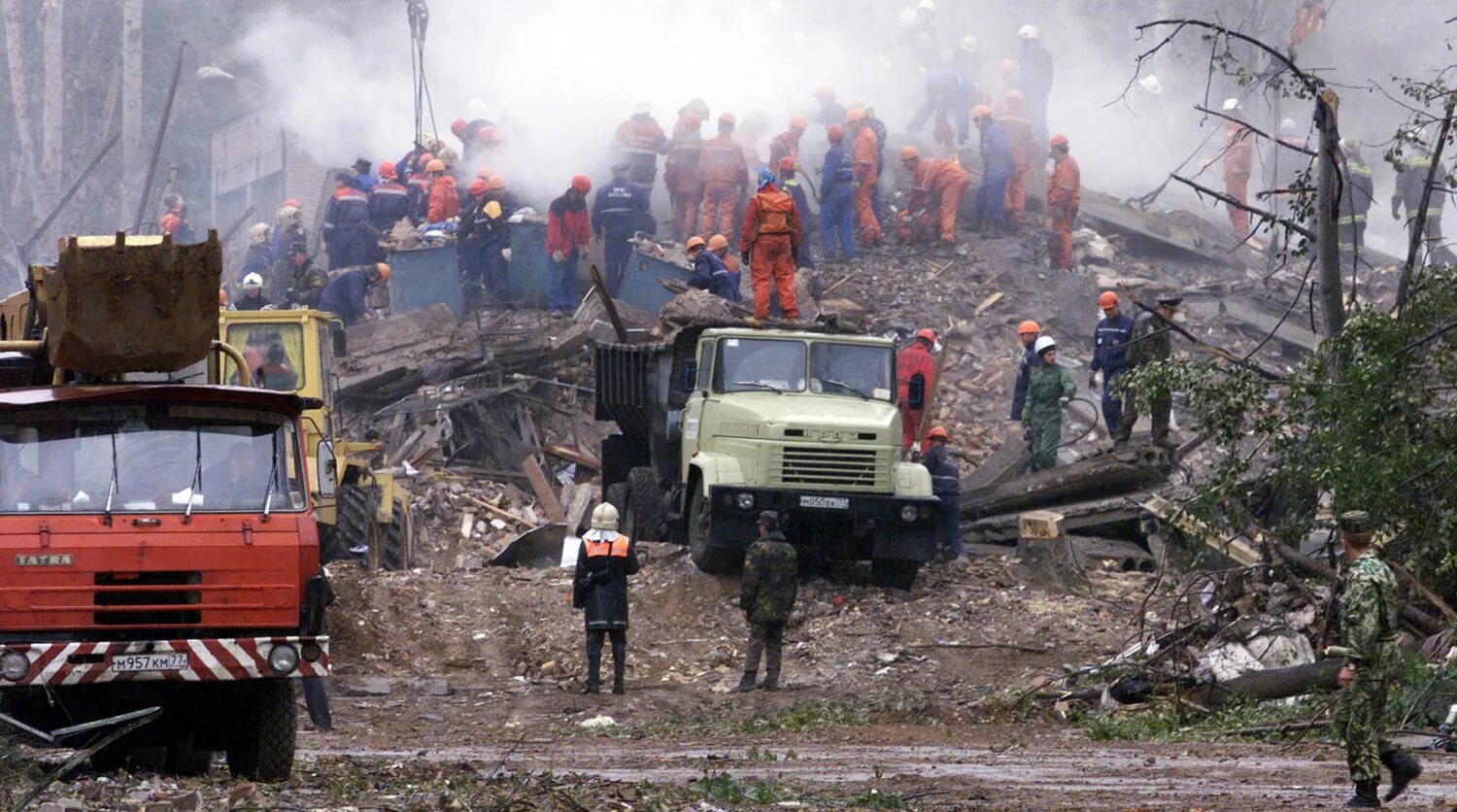 Каширское шоссе взрыв 1999. 13 Сентября 1999 Каширское шоссе. Взрыв на каширке 13 сентября 1999. 13 Сентября, прогремел взрыв на Каширском шоссе в Москве.