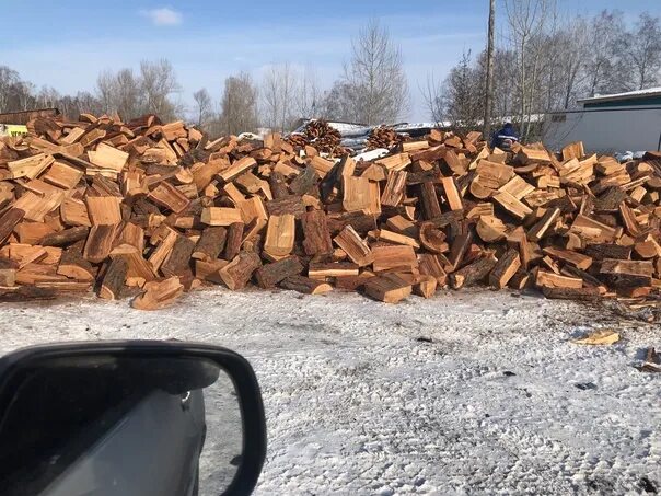 Куплю дрова уголь. Дрова 2000 за куб. Дрова листвяк. Дрова в Горно Алтайске береза. Уголь дрова.