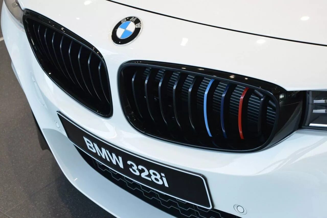 Ноздри бмв. Bmw 3 gt m performance. бмв 3 gt с решеткой перфоманс. bmw f48 m performance. бмв м5 performance решетка.