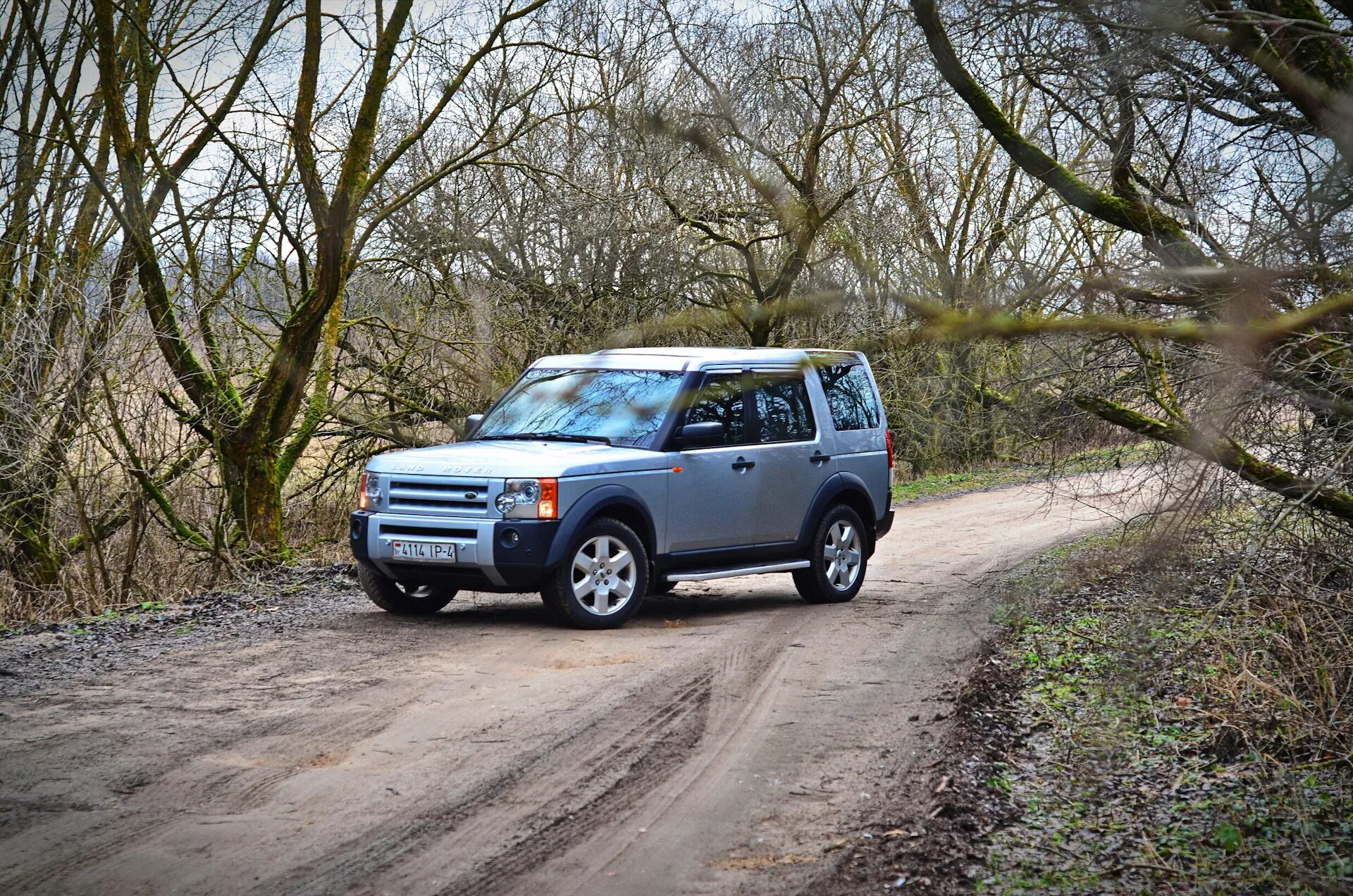 Land Rover Discovery 2008. Land Rover Discovery 3 внешний стиль. Land Rover Discovery 3 снизу. Land Rover Discovery 3 битый. Дискавери 3 купить бу