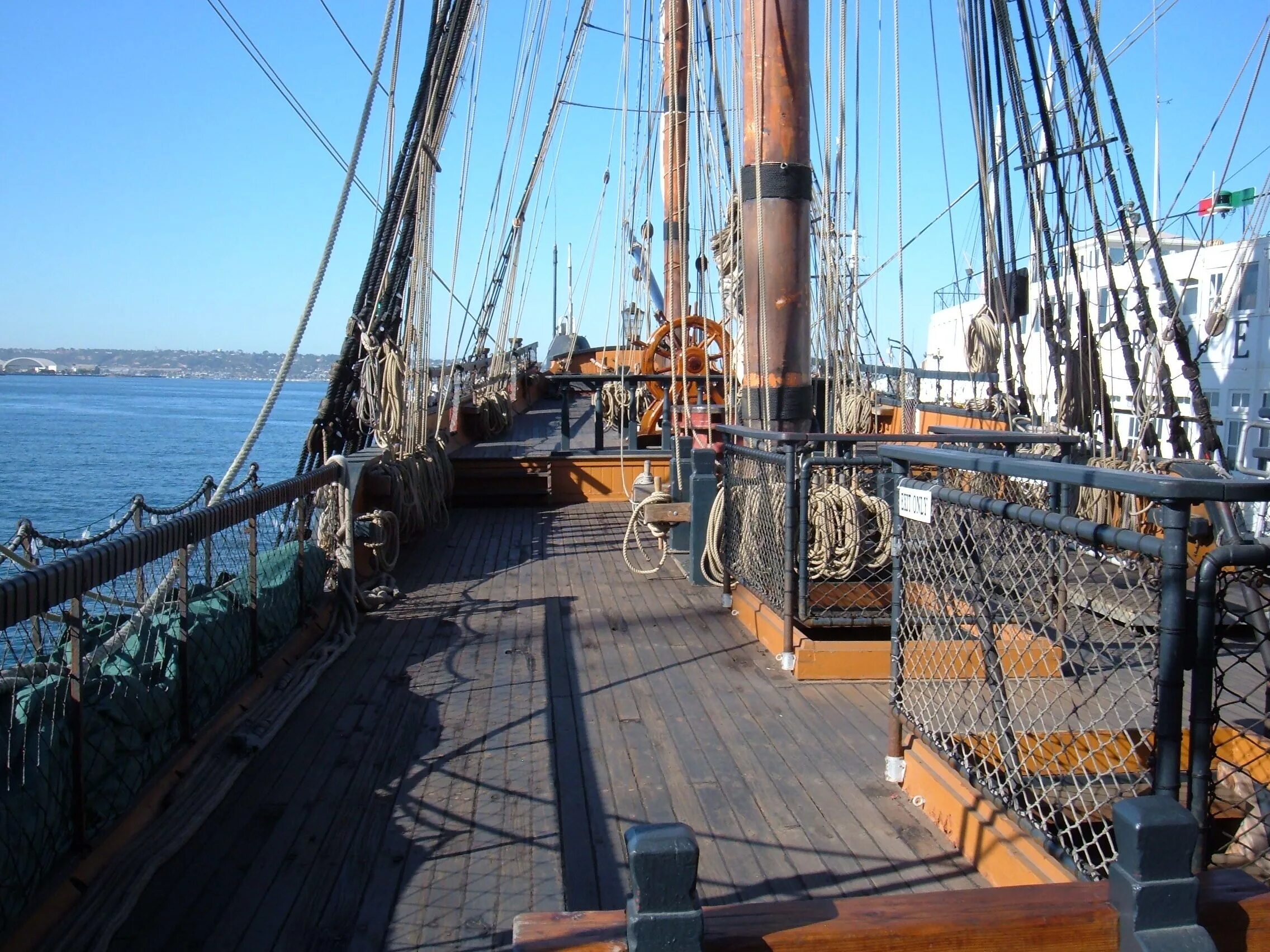 On board the ship. Барк Крузенштерн мачты. Палуба Барка Крузенштерна. Палуба корабля. Палуба парусного корабля.