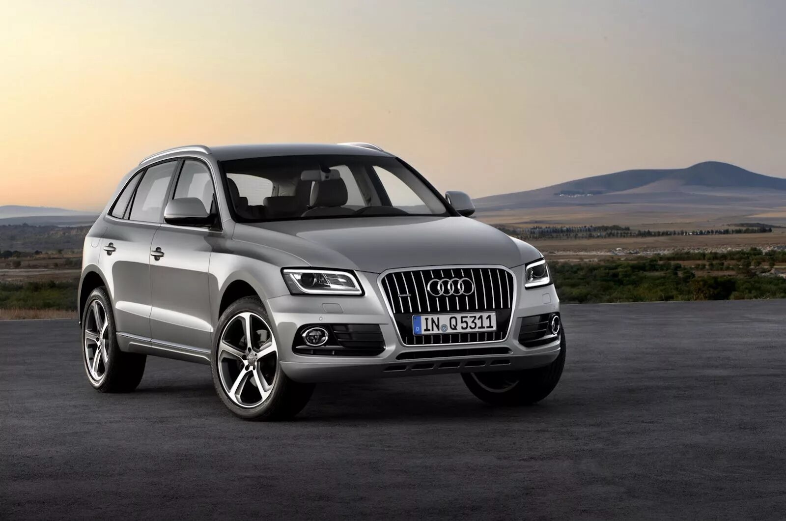 Ауди ку 5 новая. Audi q7 mtm. Audi q7 v12. Audi q7 2009. Audi q7 2017.