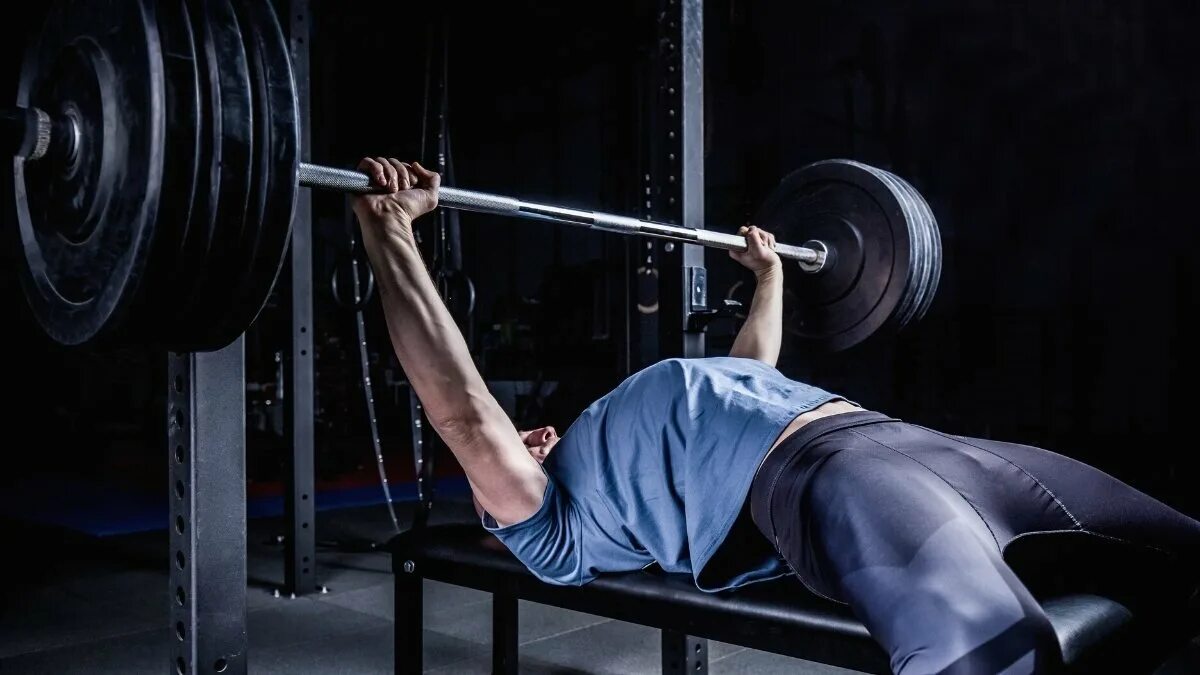 Калькулятор сарычева жим лежа. Bench Press жим лежа. Подъем штанги жим лежа. Barbell Bench. Жим штанги лёжа классический.