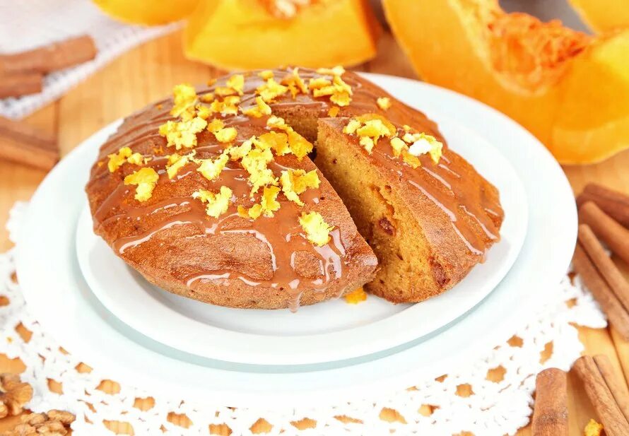 Пирог из тыквы с орехами. Кекс с тыквой и изюмом. выпечка из тыквы. сезонный пирог. выпечка из тыквы рецепты быстро и вкусно.