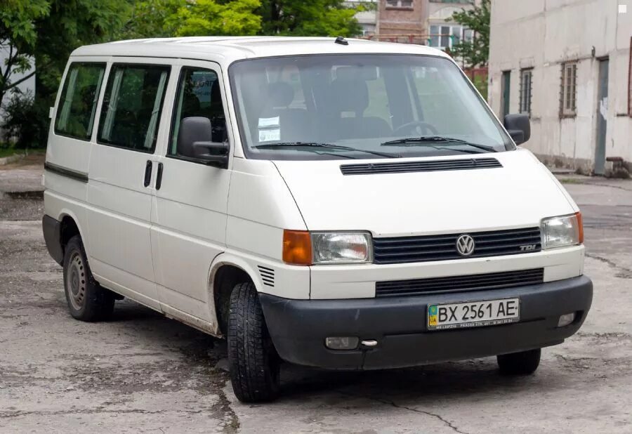 Volkswagen t4 2001. Фольксваген транспортер t4. Фольксваген т4 серый. Vw transporter t4 2003. Фольксваген мультивен т4.