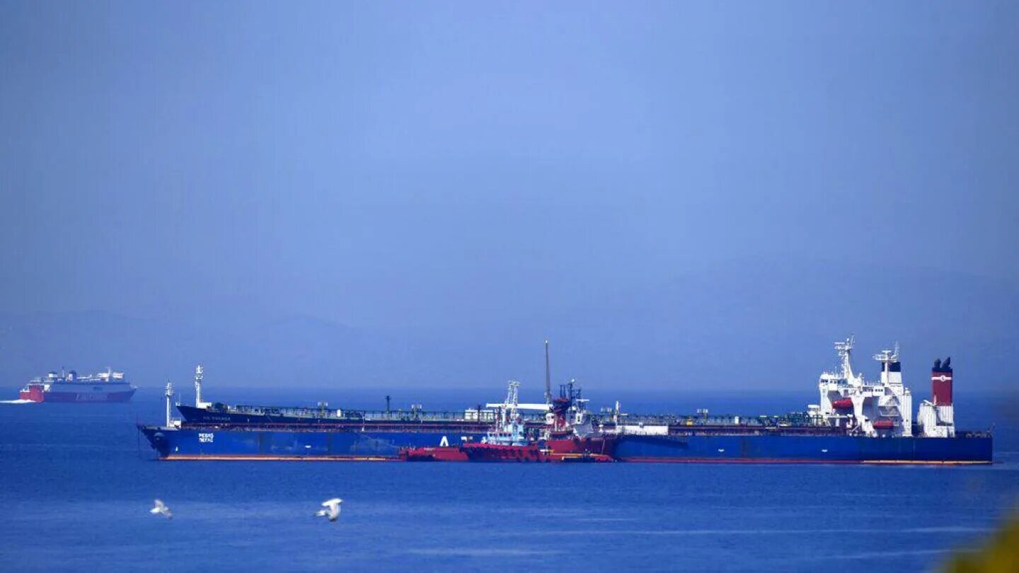 Иран захватил танкер. Иран танкер. залив восток танкер. нефтяной танкер. греческие танкеры.