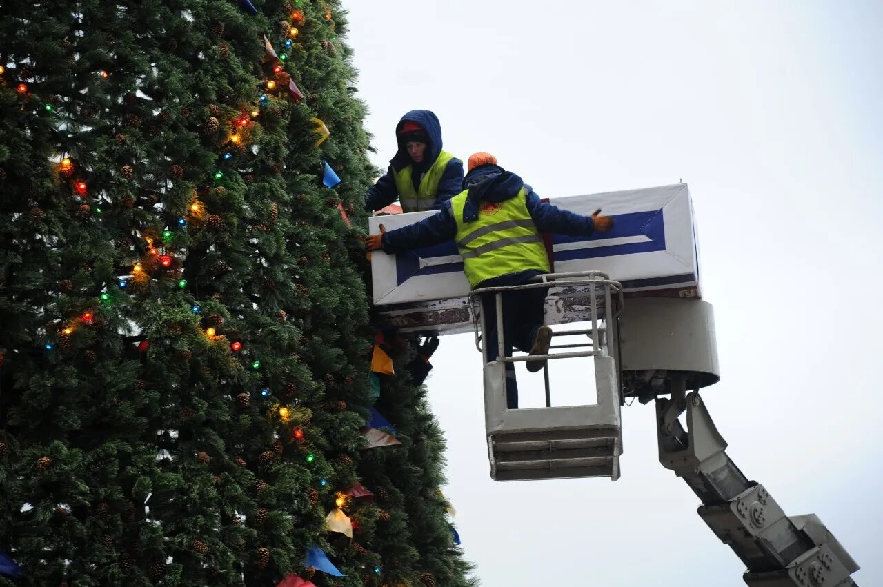 новогодние виды россии. новогодняя подсветка. новый год елка. безопасный новый год. безопасный новый год.