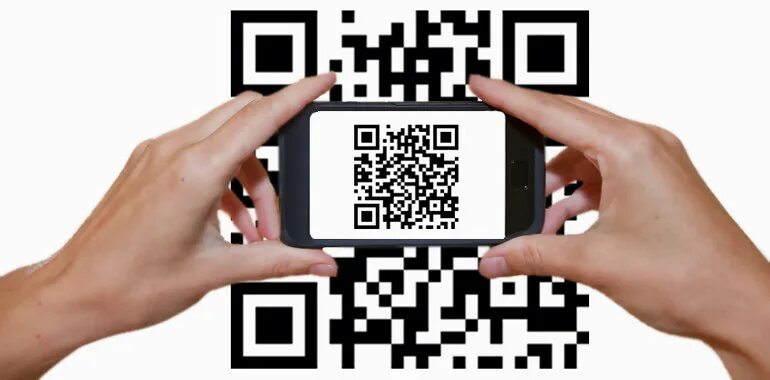 QR код. Сканировать QR код. QR код на телефоне. Наведите камеру телефона на QR-код.