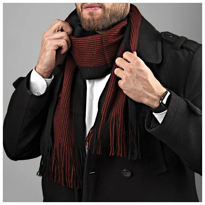 дизайнерский платок мужчинам. кашемировый шарф мужской. модные мужские шарфы. подарить шарф мужчине. мужчина в шарфе.